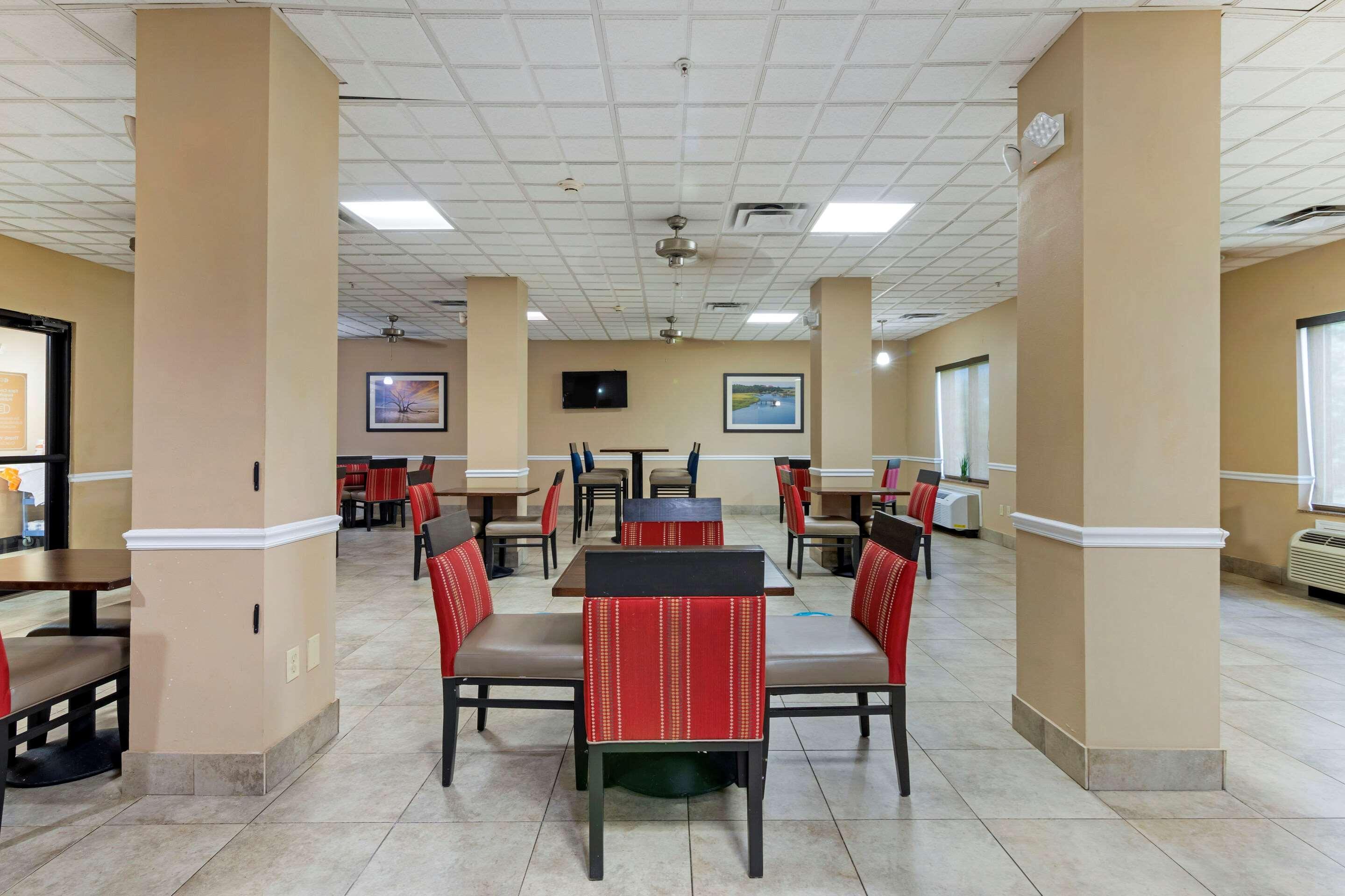 Comfort Suites Savannah North Port Wentworth Buitenkant foto