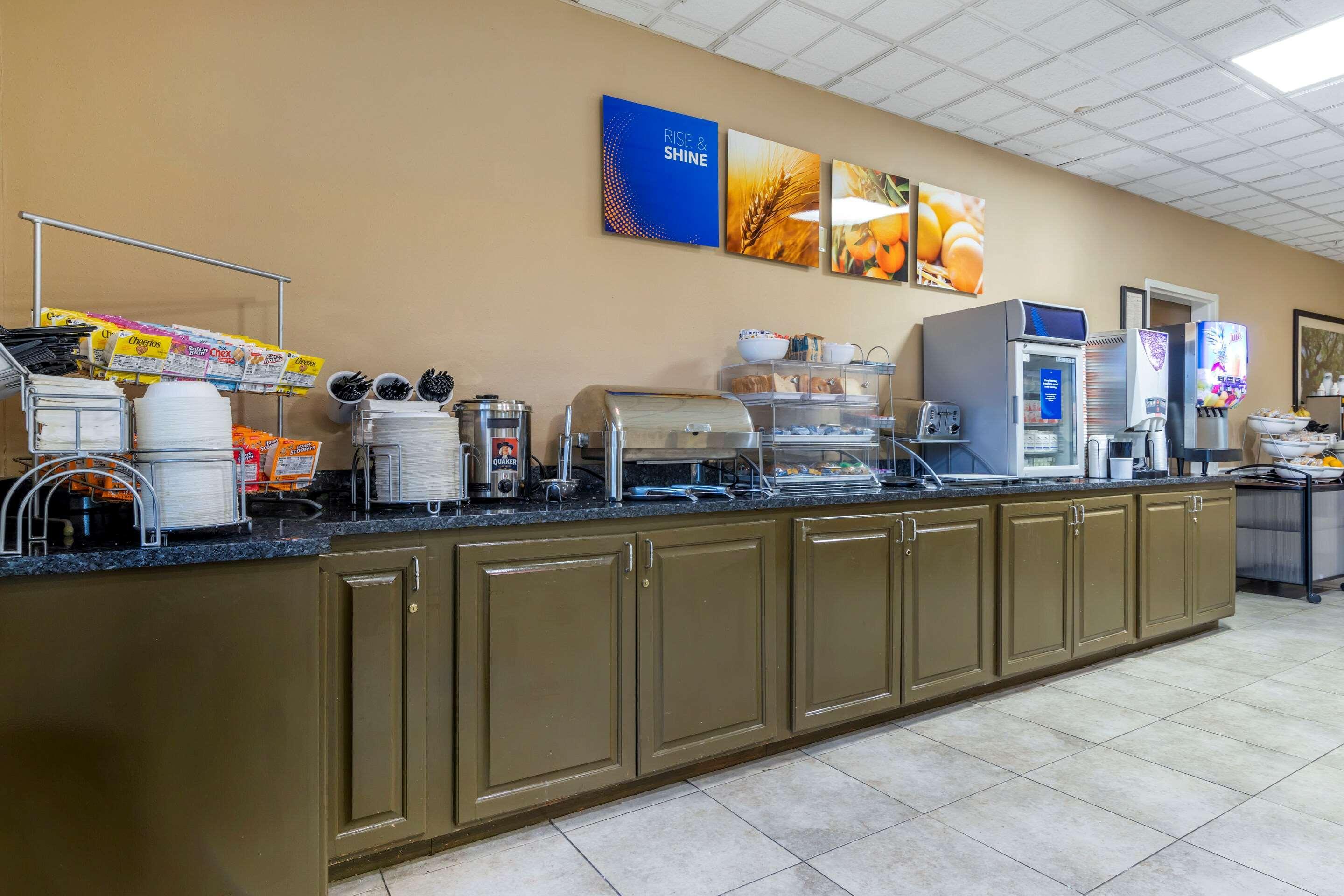 Comfort Suites Savannah North Port Wentworth Buitenkant foto